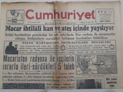 Cumhuriyet Gazetesi 27 Ekim 1956 - Gomulka Moskovaya Gitmekten Vazgeçti GZ71946 - 1