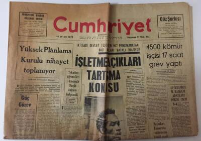 Cumhuriyet Gazetesi 27 Ekim 1966 - 4500 Kömür İşçisi 17 Saat Grev Yaptı GZ26453 - 1