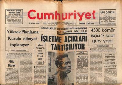 Cumhuriyet Gazetesi 27 Ekim 1966 - 4500 Kömür İşçisi 17 Saat Grev Yaptı GZ84975 - 1