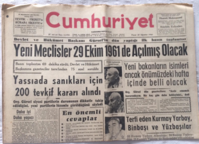 Cumhuriyet Gazetesi 28 Ağustos 1960 - Yassıada Sanıkları İçin 200 Tevkif Kararı Alındı - GZ19304 - 1