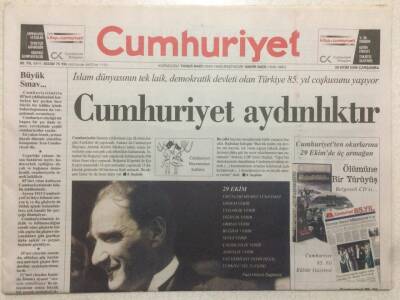 Cumhuriyet Gazetesi 29 Ekim 2008 - Cumhuriyet Aydınlıktır GZ50386 - 1