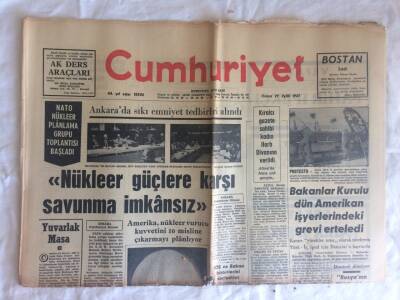 Cumhuriyet Gazetesi 29 Eylül 1967 - Bakanlar Kurulu Dün Amerikan İşyerlerindeki Grevi Erteledi GZ73362 - 1