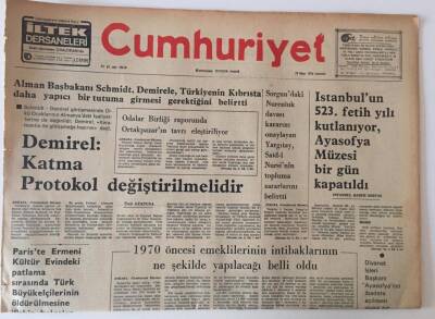 Cumhuriyet Gazetesi 29 Mayıs 1976 - İstanbulun 523. Fetih Yılı Kutlanıyor Ayasofya Müzesi Bir Gün Kapatıldı GZ13654 - 2