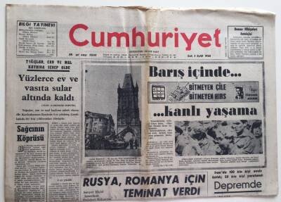 Cumhuriyet Gazetesi 3 Eylül 1968 -Yüzlece Ev Ve Vasıta Sular Altında Kaldı GZ6270 - 2