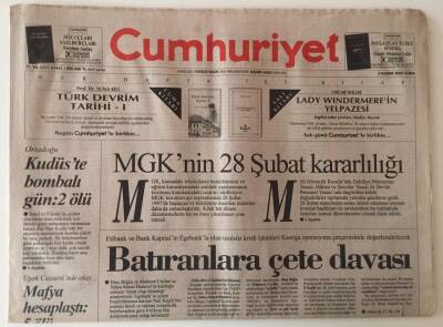 Cumhuriyet Gazetesi 3 Kasım 2000 - Batıranlara Çete Davası , MGKnin 28 Şubat Kararlığı GZ31256 - 1