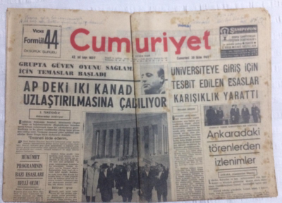 Cumhuriyet Gazetesi 30 Ekim 1965 - APdeki İki Kanadın Uzlaştırılmasına Çalışılıyor - GZ19508 - 1