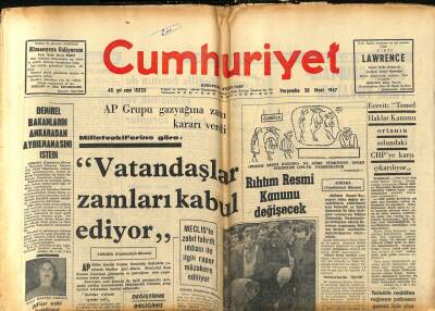 Cumhuriyet Gazetesi 30 Mart 1967 - Mısır Eski Kraliçesi İntihara Teşebbüs Etti - AP Grupu Gazyağına Zam Kararı Verdi GZ121920 - 1
