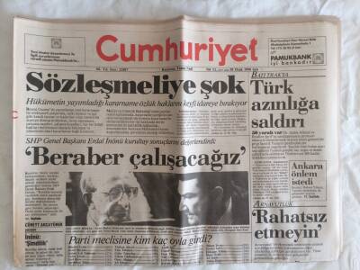 Cumhuriyet Gazetesi 30 Ocak 1990 - Siste Trafik Kazası 11 Ölü , 50 Yaralı GZ73201 - 1