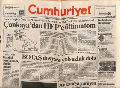 Cumhuriyet Gazetesi 31 Ocak 1992 - Deep Purpleın Solisti Gillan Basın Toplantısının Ardından Konser Verdi GZ72232 - 2