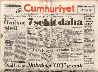 Cumhuriyet Gazetesi 31 Temmuz 1990 - Türkiye Barolar Birliğinden Ağır Suçlama Özal Suç İşledi GZ87384 - 1