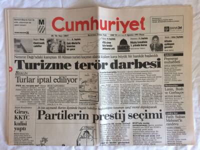 Cumhuriyet Gazetesi 4 Ağustos 1991 - Giray , KKTC Kulisi Yaptı GZ72995 - 1