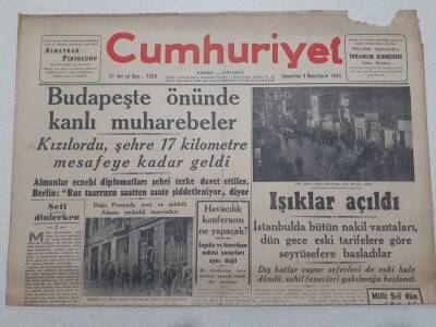 Cumhuriyet Gazetesi 4 Kasım 1944 - Budapeşte Önünde Kanlı Muharebeler GZ71848 - 1