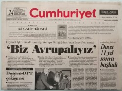 Cumhuriyet Gazetesi 4 Mayıs 2000 Diyanet İşlerinin Düzenlediği Avrupa Birliği Şürasında Ecevitten Mesaj - GZ44526 - 2