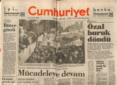 Cumhuriyet Gazetesi 4 Nisan 1988 - Türk-İşin Coşkulu Geçen Adana Mitinginde Konuşan Şevket Yılmaz Mücadeleye Devam GZ123142 - 1