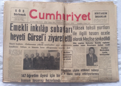 Cumhuriyet Gazetesi 5 Nisan 1961 - Emekli İnkılap Subayları Heyeti Gürseli Ziyaret Etti - GZ19401 - 1