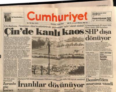Cumhuriyet Gazetesi 6 Haziran 1989 - Humeyninin Naaşı Çevresinde 8 Tahranlı İzdihamdan Öldü , 500 Kişi de Yaralandı GZ85063 - 1