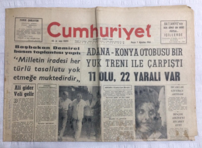 Cumhuriyet Gazetesi 7 Ağustos 1966 - Başbakan Demirel Basın Toplantısı Yaptı Milletin İradesi Her Türlü Tasallutu Yok Etmeğe Muktedirdir - GZ19514 - 1