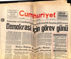 Cumhuriyet Gazetesi 7 Kasım 1982 - Anayasa Ve Cumhurbaşkanı İçin Sandık Başına Gidiyoruz GZ160908 - Gökçekoleksiyon