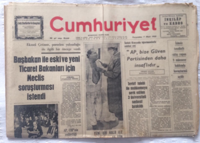 Cumhuriyet Gazetesi 7 Mart 1968 - Başbakan Ve Eski Yeni Ticaret Bakanları İçin Meclis Soruşturması İstendi - GZ19282 - 1