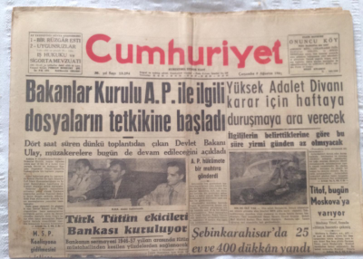 Cumhuriyet Gazetesi 9 Ağustos 1961 - Yüksek Adalet Divanı Karar İçin Haftaya Duruşmaya Ara Verecek - GZ19472 - 1