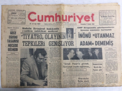 Cumhuriyet Gazetesi 9 Aralık 1965 - Tiyatro Olayının Tepkileri Genişliyor - GZ19117 - 1