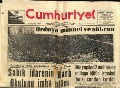 Cumhuriyet Gazetesi 9 Haziran 1960 - Hürriyet Şehitlerinin Cenazeleri Bugün Ankaraya Naklediliyor GZ92495 - 1
