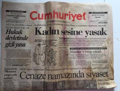 Cumhuriyet Gazetesi 9 Nisan 1997 - MHP Lideri Alparslan Türkeş Binlerce Kişinin Katılımıyla Ankarada Toprağa Verildi GZ39046 - 1