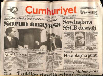 Cumhuriyet Gazetesi 9 Ocak 1990 - Ayasofyanın İbadete Açılması İstemine Boğaziçili Öğretim Üyelerinden Tepki GZ72498 - 1