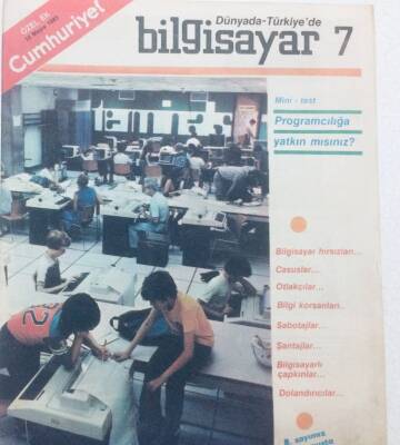 Cumhuriyet Gazetesi Bilgisayar Eki - 15 Mayıs 1983 - Ekranda Üç Boyutlu Teknik Resim GZ43478 - 1