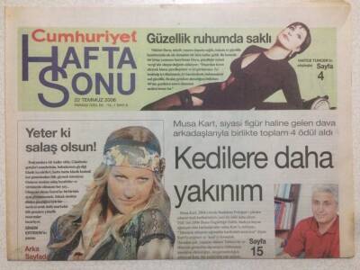 Cumhuriyet Gazetesi Hafta Sonu Eki 22 Temmuz 2006 - Ünlü Aktör Steven Seagal Dünya Yıldızlarını Giydiren Barbaros Apaydının Müşterilerinden GZ50356 - 1