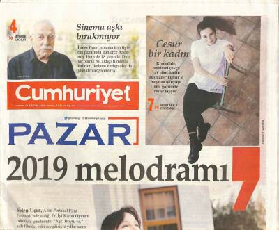 Cumhuriyet Gazetesi Pazar Eki 10 Kasım 2019 - İsmet Erten,Sinema İçin Figüran Pazarında Günlerce Beklemiş GZ106651 - 1