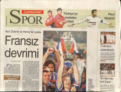 Cumhuriyet Gazetesi Spor Eki 7 Nisan 2004 - Nihat Söyler , Şampiyon Vücutçu Ahmet Enünlü İle Çalışıyor GZ84863 - 1