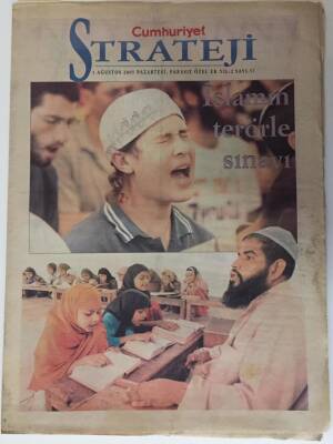 Cumhuriyet Gazetesi Strateji Eki 1 Ağustos 2005 - İslamın Terörle Sınavı ,Putinin Türkiye İlgisi - GZ16235 - 1