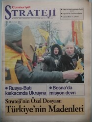 Cumhuriyet Gazetesi Strateji Eki 6 Aralık 2004 Kafkaslarda Türk - Rus Rekabeti - GZ44869 - 1
