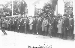 Cumhuriyet Tarihi - Kastamonu'da Cumhuriyet Bayramı Kutlamaları, Resmi Tören Geçidi, 29 Ekim 1934 Tarihli Notlu Fotokart 