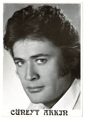 Cüneyt Arkın Orta Boy Kartpostal KRT8112 - 1