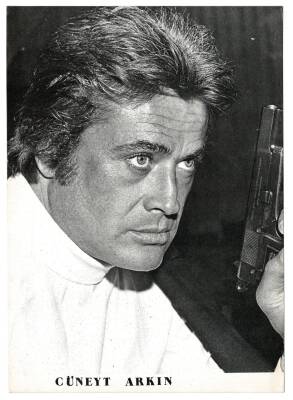 Cüneyt Arkın Orta Boy Kartpostal KRT8113 - 1