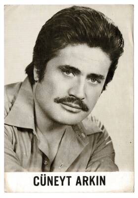 Cüneyt Arkın Orta Boy Kartpostal KRT8119 - 1