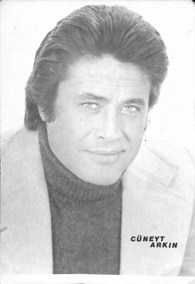 Cüneyt Arkın Siyah Beyaz Orta Boy Kartpostal KRT18578 - 1