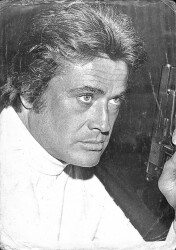 Cüneyt Arkın Siyah Beyaz Orta Boy Kartpostal KRT18652 - Gökçekoleksiyon