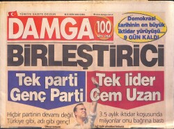 Damga Gazetesi 25 Ekim 2002 - Galatasaraylı Futbolcuları 8 Günlük Kamp Hapsi - Galatasaray'da Lucescu ve Fatih Terim Tartışması GZ158602 - Gökçekoleksiyon