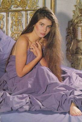 Derya Arbaş Kartpostal KRT10225 - 1