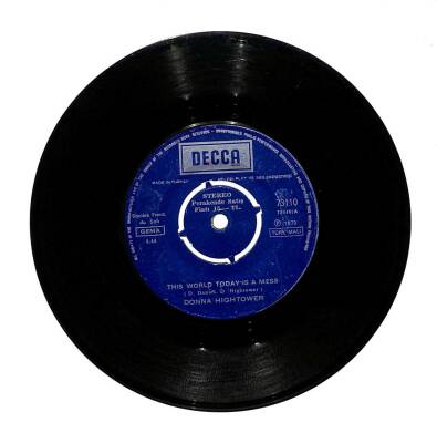 Donna Hightower ‎- This World Today Is A MessDreams Like Mine (107) PLK16491 - 1