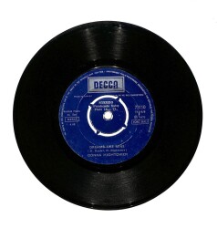 Donna Hightower ‎- This World Today Is A MessDreams Like Mine (107) PLK16491 - 2