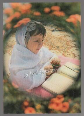 Dua Eden Kız Temalı Orta Boy Kartpostal KRT5207 - 1