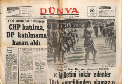Dünya Gazetesi 20 Mayıs 1972 - Queen Elizabeth - 2, Yolunda Devam Ediyor GZ83628 - 1