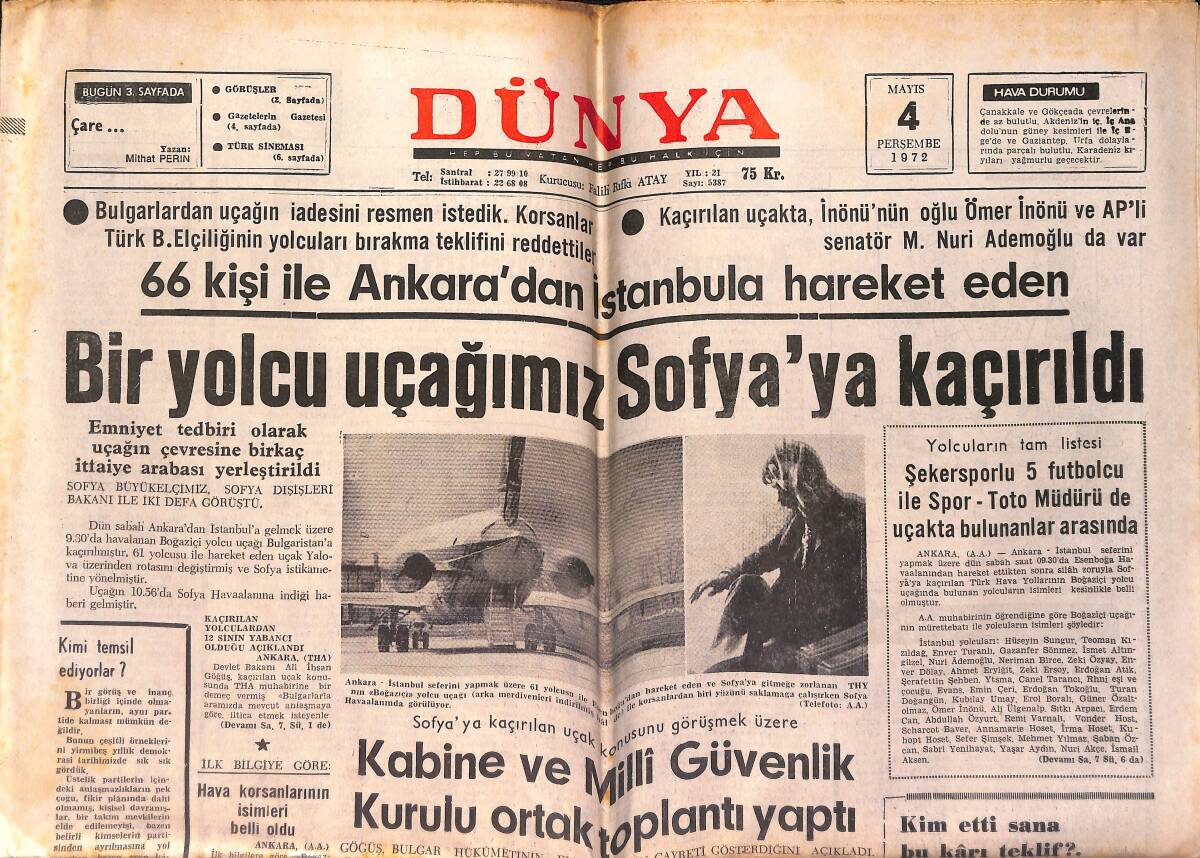Dünya Gazetesi 4 Mayıs 1972 - Pele'li Santos Fenerbahçe Karşısında Gösteri Yaptı - Neşe Karaböcek İkinci Filmine Başlıyor GZ153419 - 1