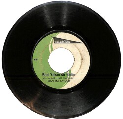 İbrahim Tatlıses - Fakirlik Taç Oldu / Beni Yakan Bir Gelin Plak (10/6.5) PLK26168 - Gökçekoleksiyon