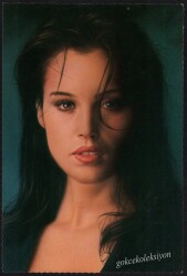 Duygusal Bakışlı Kadın Kartpostal KRT3830 - Gökçekoleksiyon