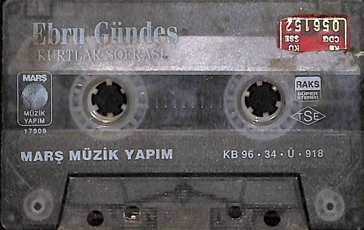 Ebru Gündeş - Kurtlar Sofrası Kaset (Kırmızı Bandrol - İkinci El) KST27764 - 2